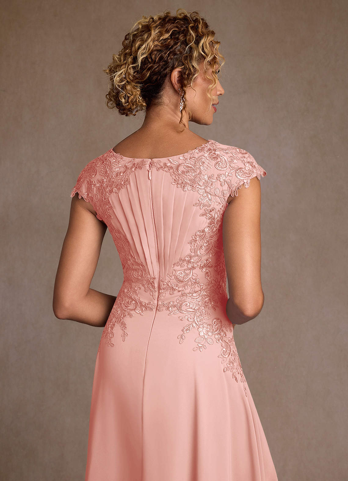 Azazie Crista Mère de la mariée Robes Robe Trapèze en Mousseline de soie Dentelle Rosette image5