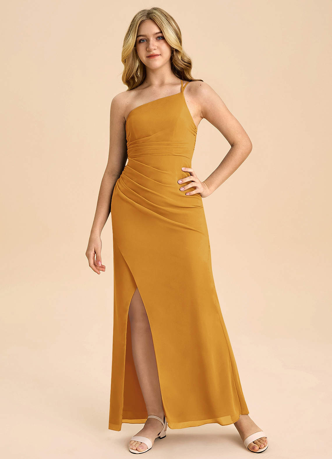 Azazie Eren Junior Vestido Caramelo de Chiffon de Linha A com Plissado image1