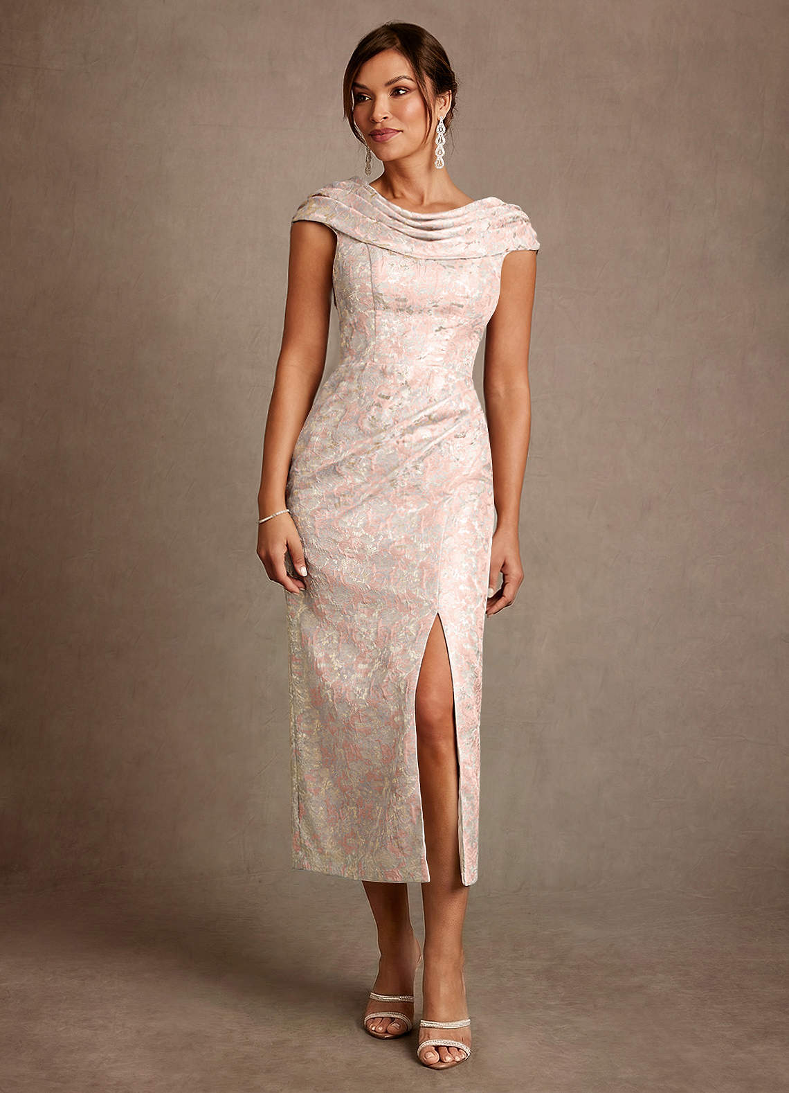 Azazie Alpine Mère de la mariée Robes Robe Trapèze en Jacquard Floral Plissée Rose Poussiéreuse image2