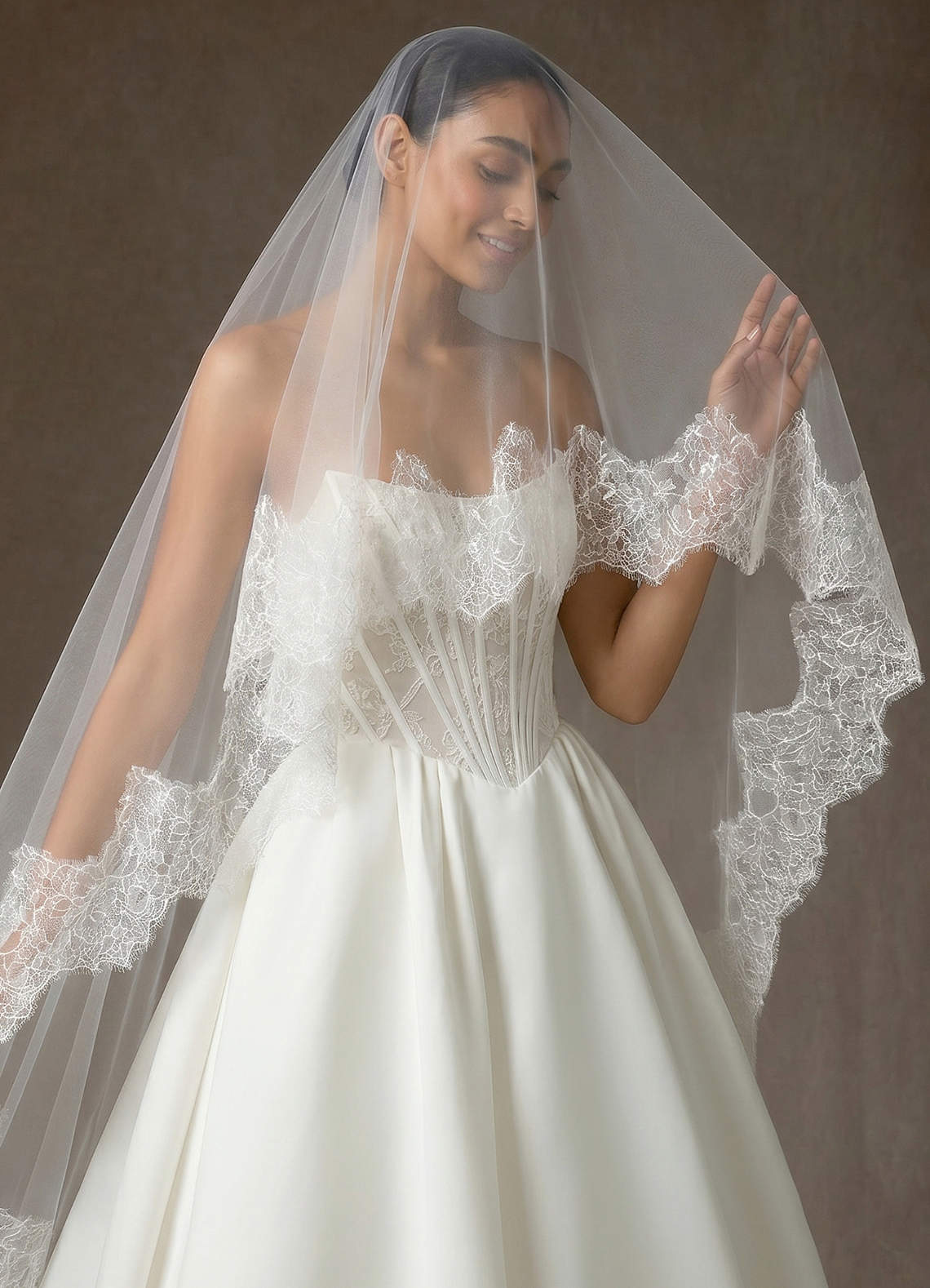 front Two-Tier Scalloped Lace Evangeline Fingertip Veil