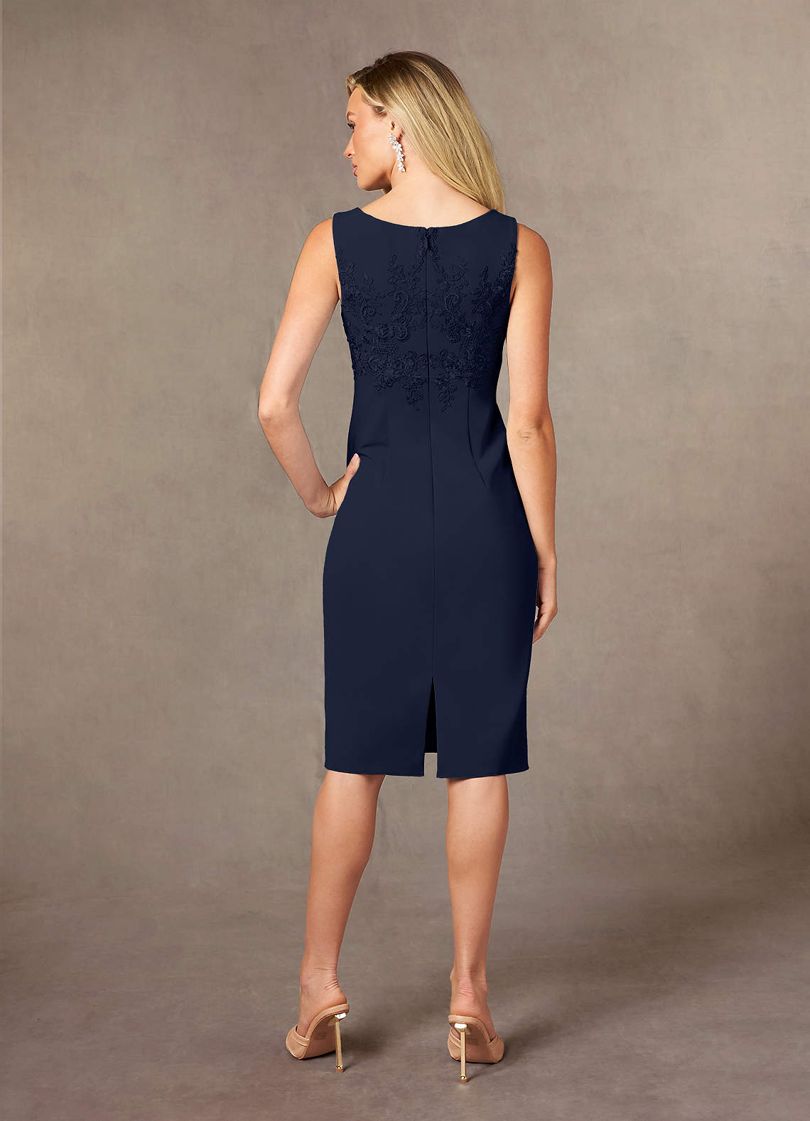 Azazie Ryne Mère de la mariée Robes Robe Fourreau en Dentelle Bleu Marine Foncé image1