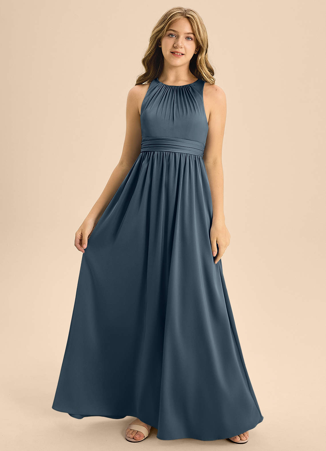 Azazie Jaylah Junior Vestido de Crepúsculo de Satén Elástico de Corte en A con Plisado image3