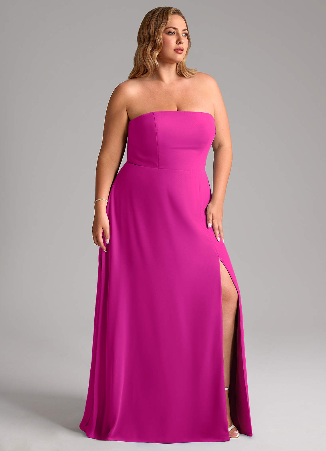 Azazie Wren Vestidos de damas de honor Vestido de Fucsia de Gasa de Corte en A Convertible con Corte Lateral image10