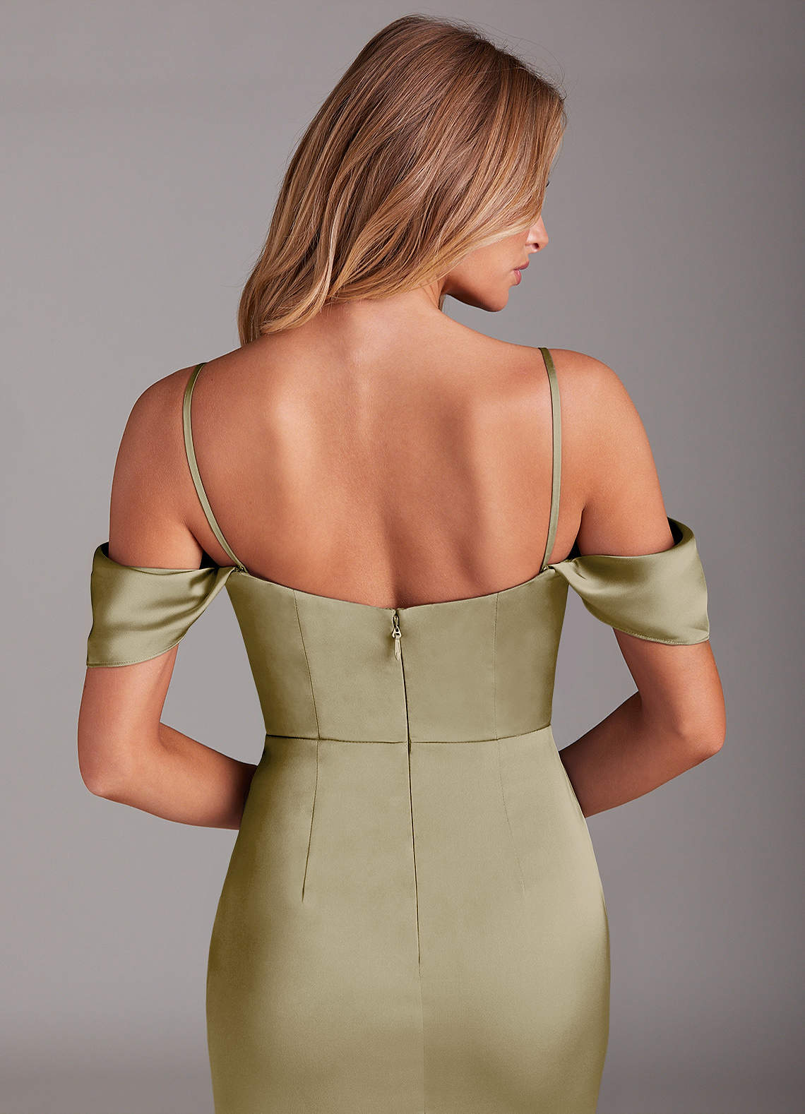 Azazie Saige Vestidos de madrinha de casamento Vestido Musgo Verde de Cetim elástico de Bainha com Fora do ombro image7
