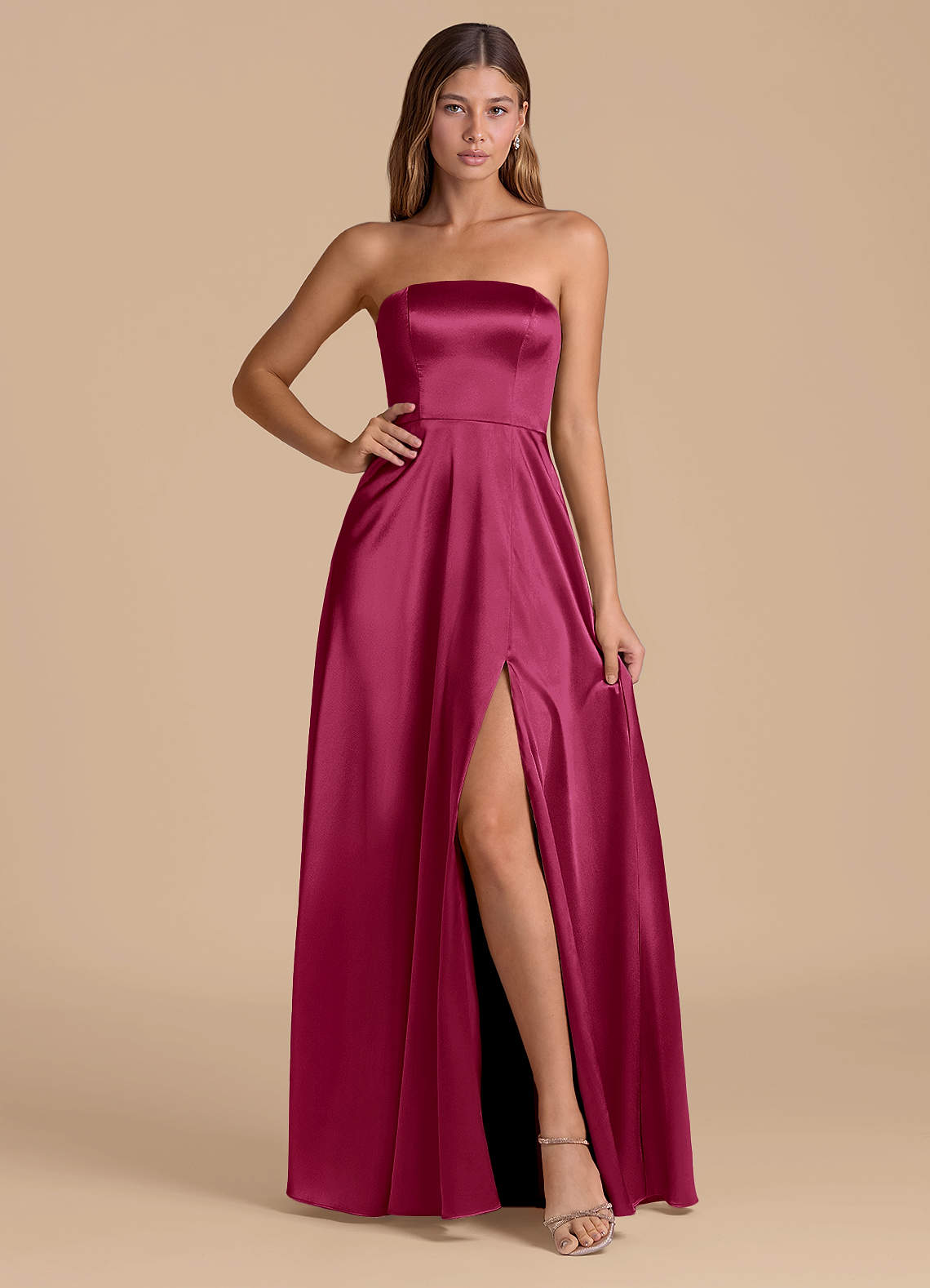 Azazie Wren 신부 들러리 드레스 A라인 스트랩리스 메탈릭 새틴 바닥 길이 드레스 image1