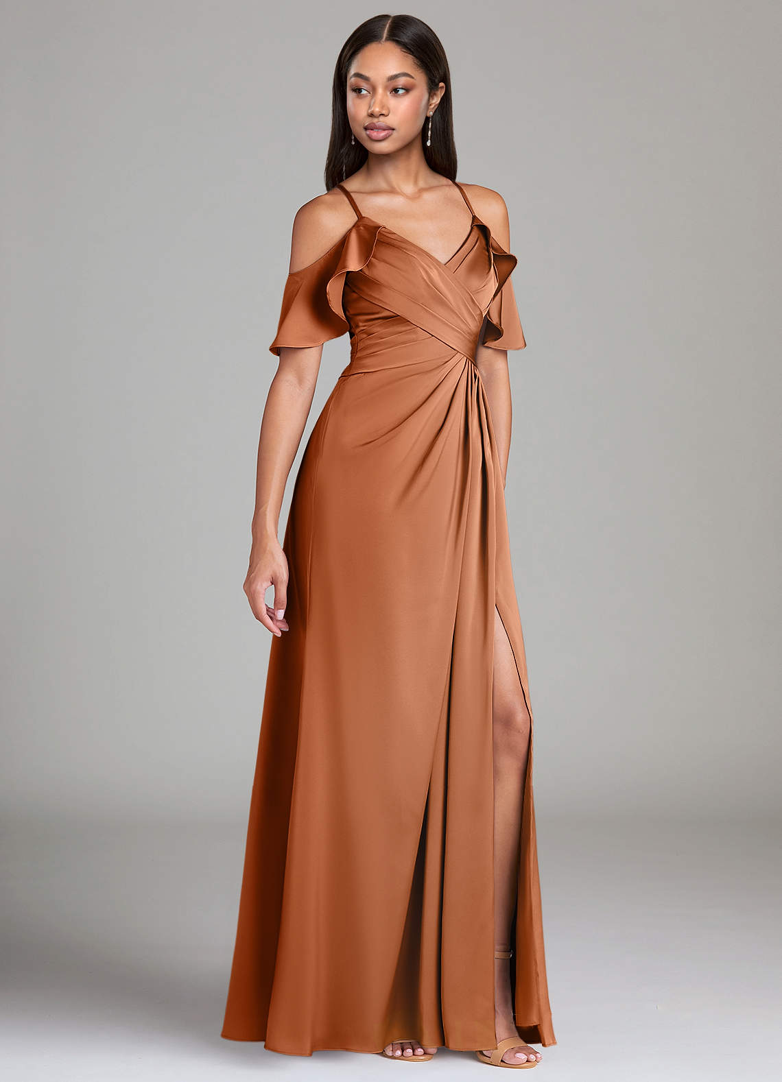 Azazie Dakota Robes de demoiselle d'honneur Robe Trapèze en Satin extensible Épaule décolletée Cuivre image1