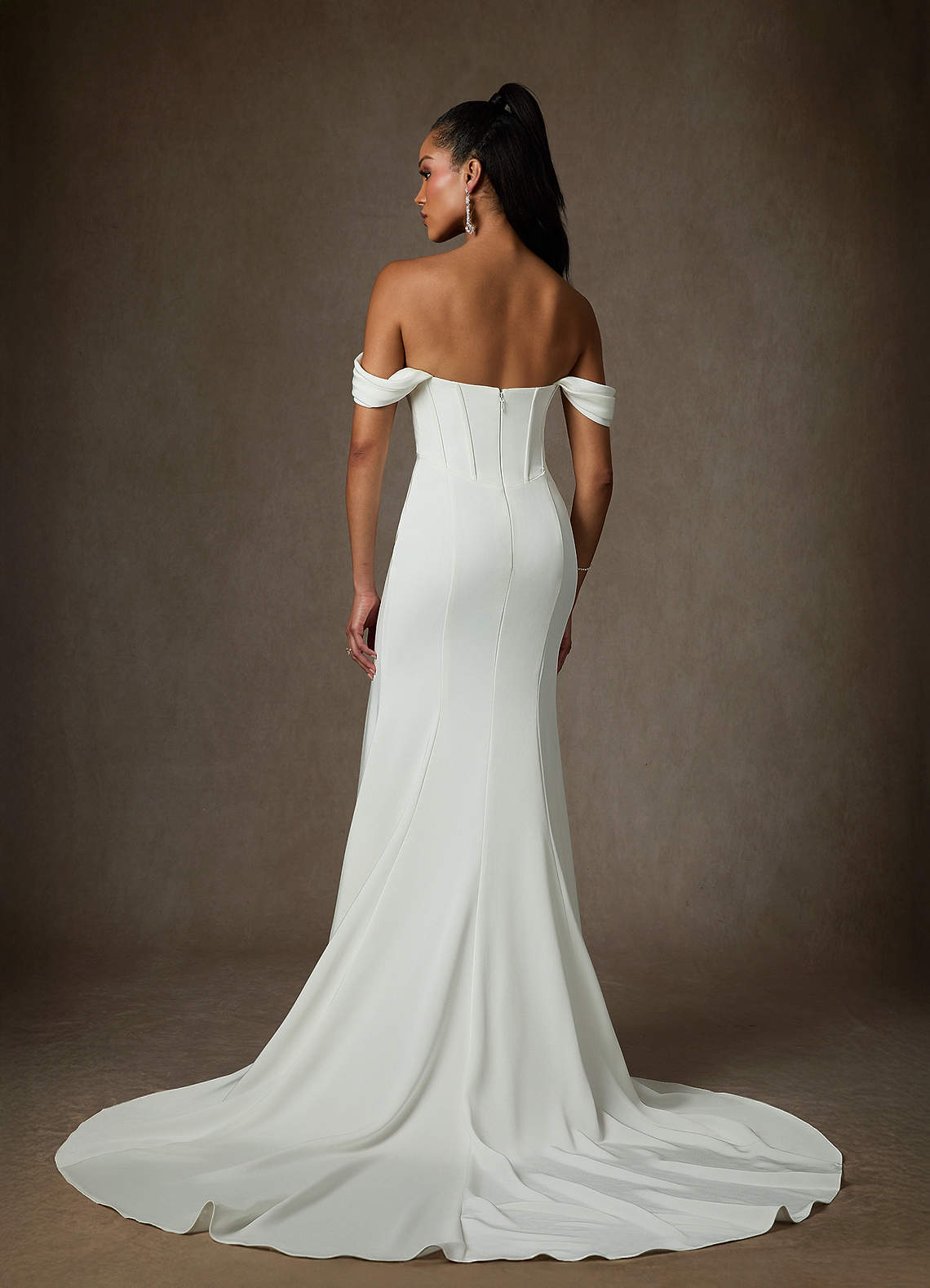 Azazie Viri Robes de mariée Robe Sirène en Crêpe Dos Satin Encolure en Forme de Cœur Blanc De Diamant image4
