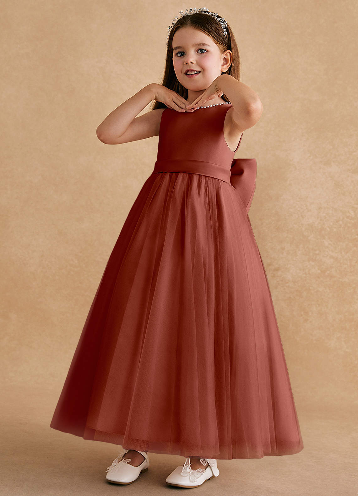 Azazie Cookie Vestidos de florista Vestido Castanho Aloirado de Tule de Linha A com Arco image3