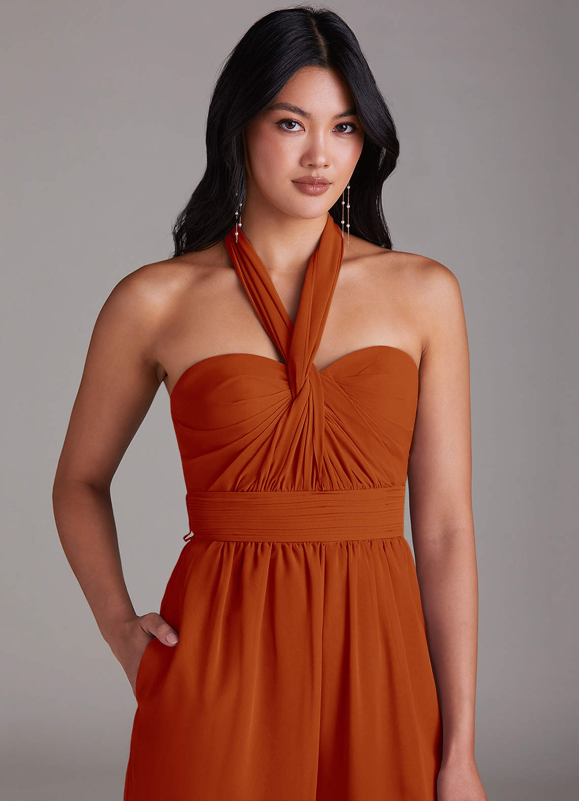 Azazie Lamara Robes de demoiselle d'honneur Combinaison Convertible en Mousseline de soie Épaule décolletée Paprika image8