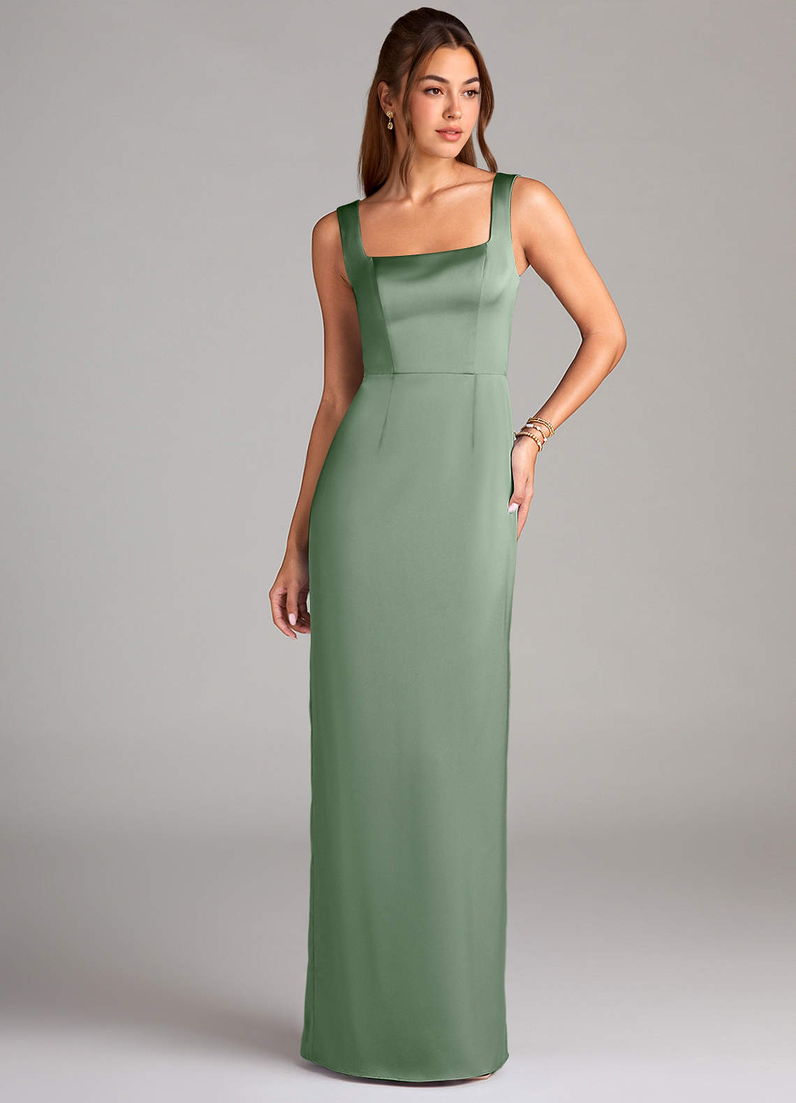 Azazie Flori Vestidos de damas de honor Vestido de Matcha de Satén Elástico de Corte Recto con Corte Lateral image1