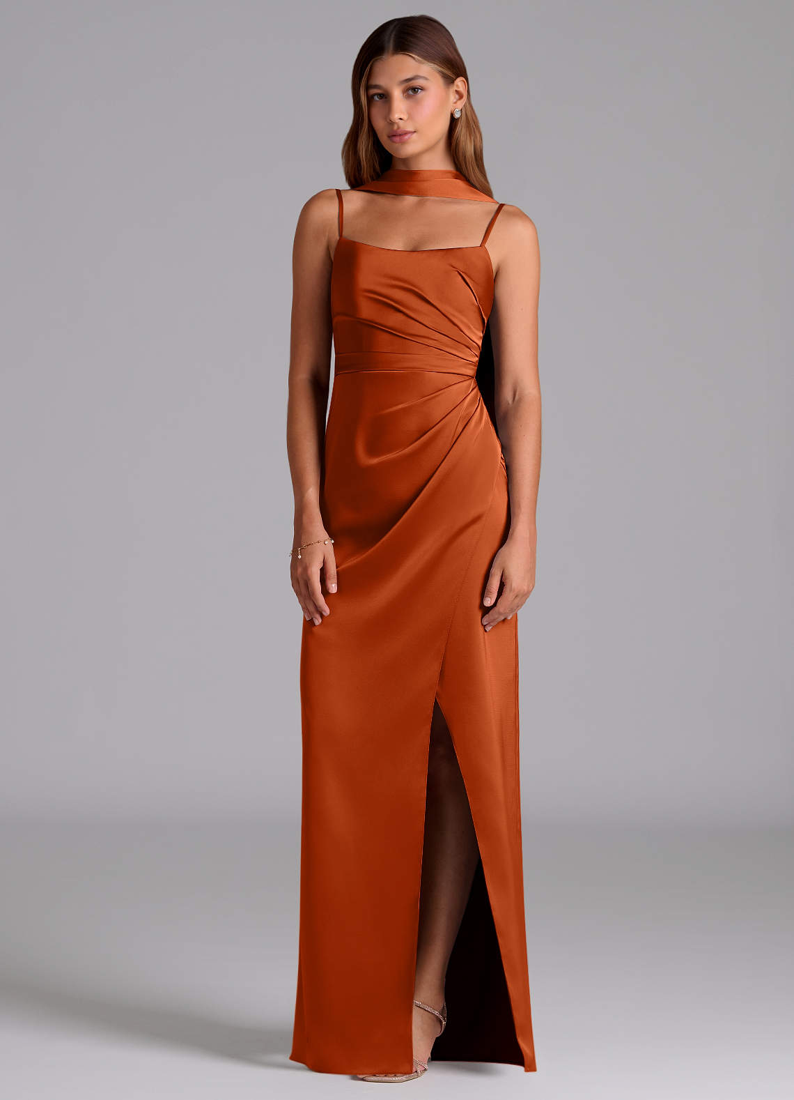 Azazie Calandra Essayer des robes à la maison Robe Trapèze en Satin extensible Plissée Eucalyptus image2