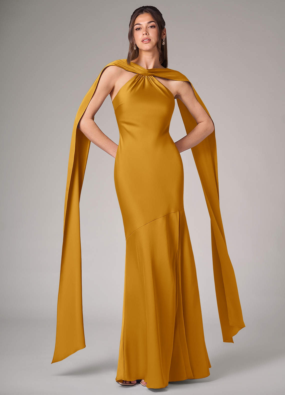 Azazie Kinsley Robes de demoiselle d'honneur Robe Sirène en Satin extensible Fente Latérale Caramel écossais image1