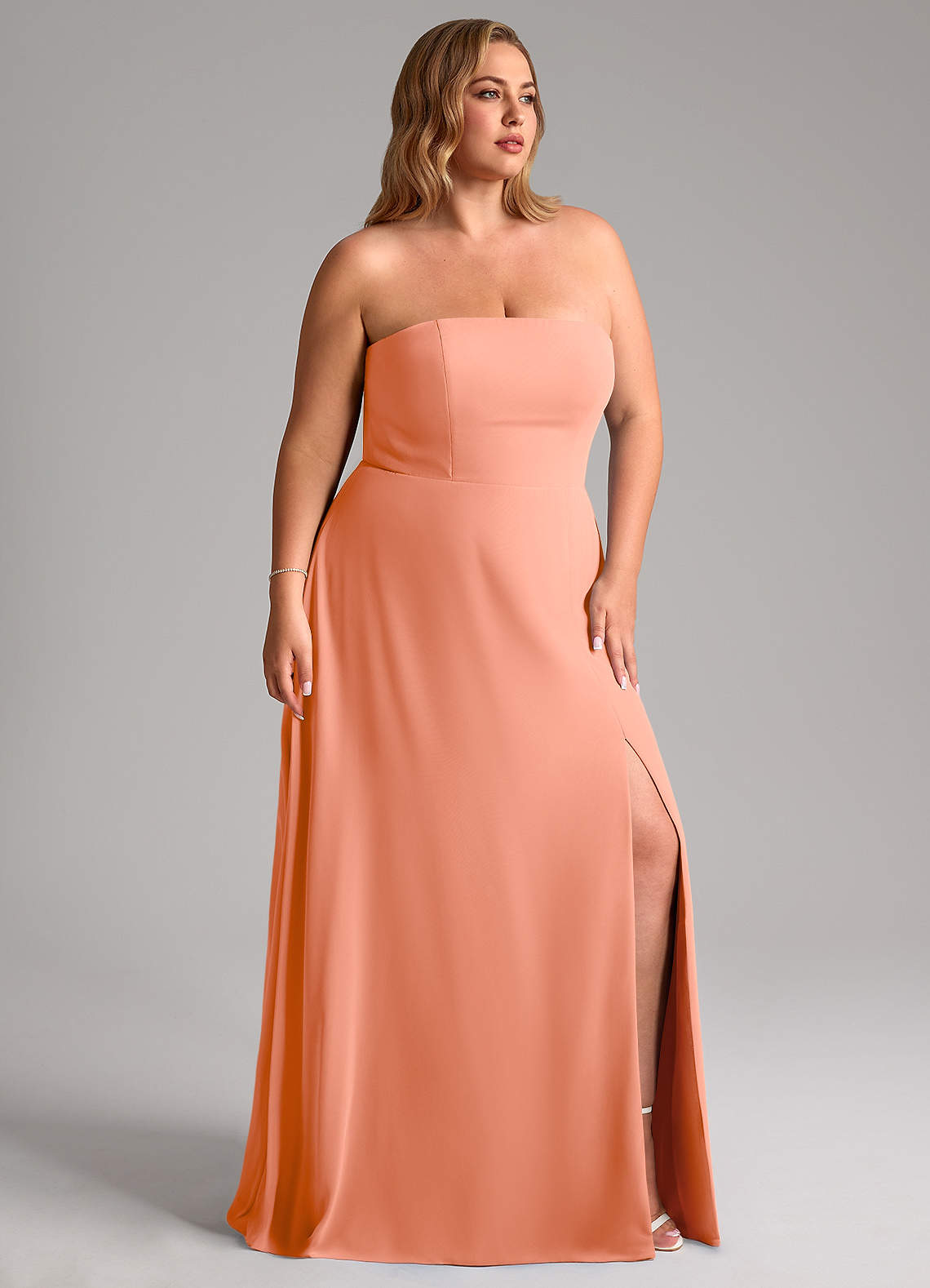 Azazie Wren Vestidos de damas de honor Vestido de Atardecer de Gasa de Corte en A Convertible con Corte Lateral image11