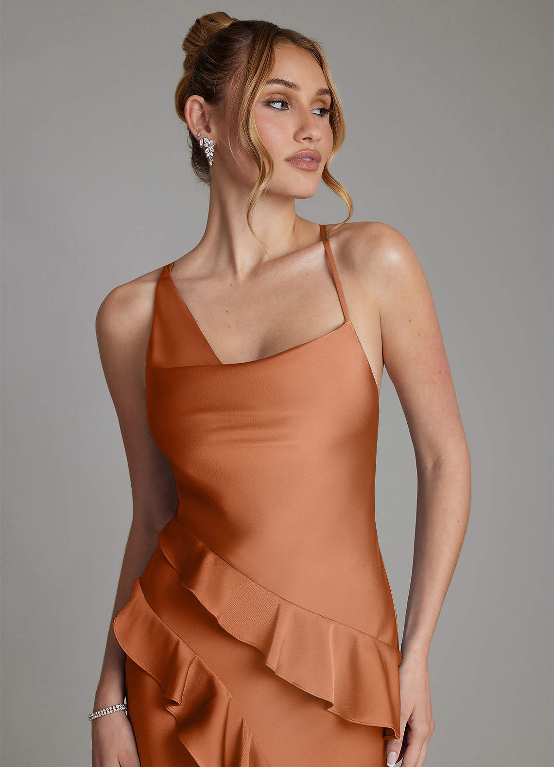 Azazie Jayda Robes de demoiselle d'honneur Robe Trapèze en Satin extensible Rayé Cuivre image2