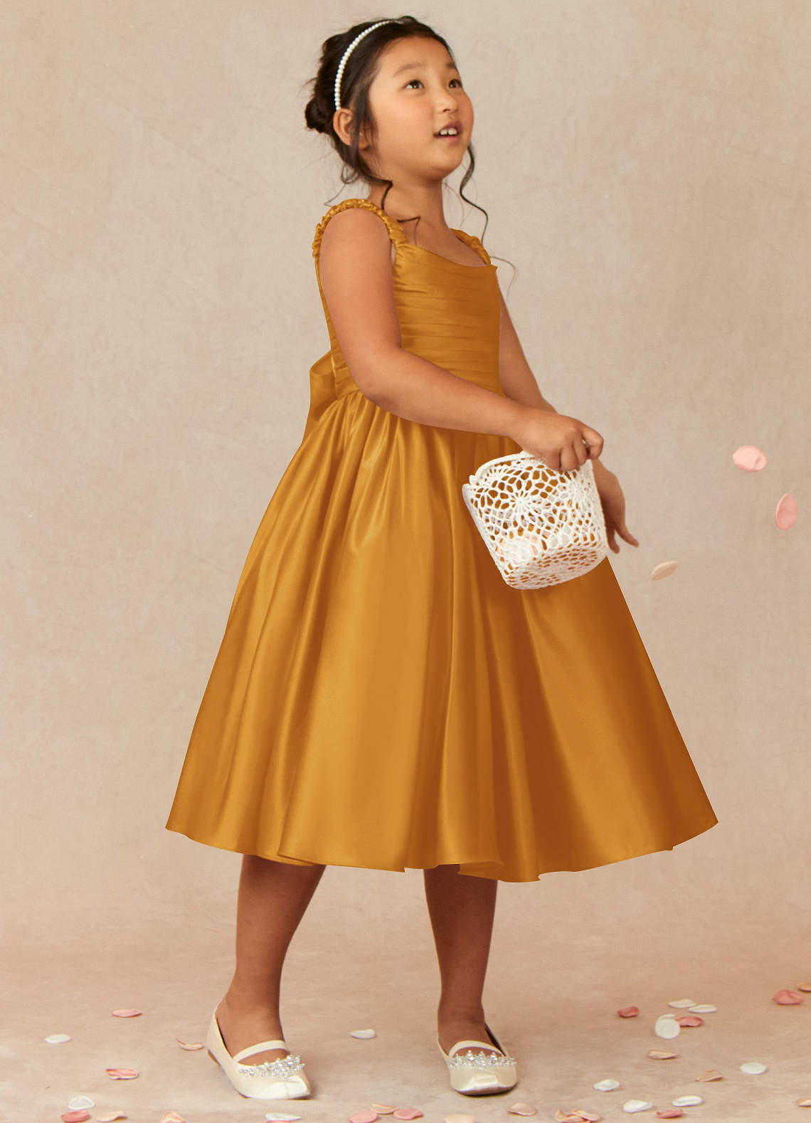 Azazie Cutie Pie Blumenmädchenkleider A-Linie Plissee Matte Satin Kleid Butterscotch image1
