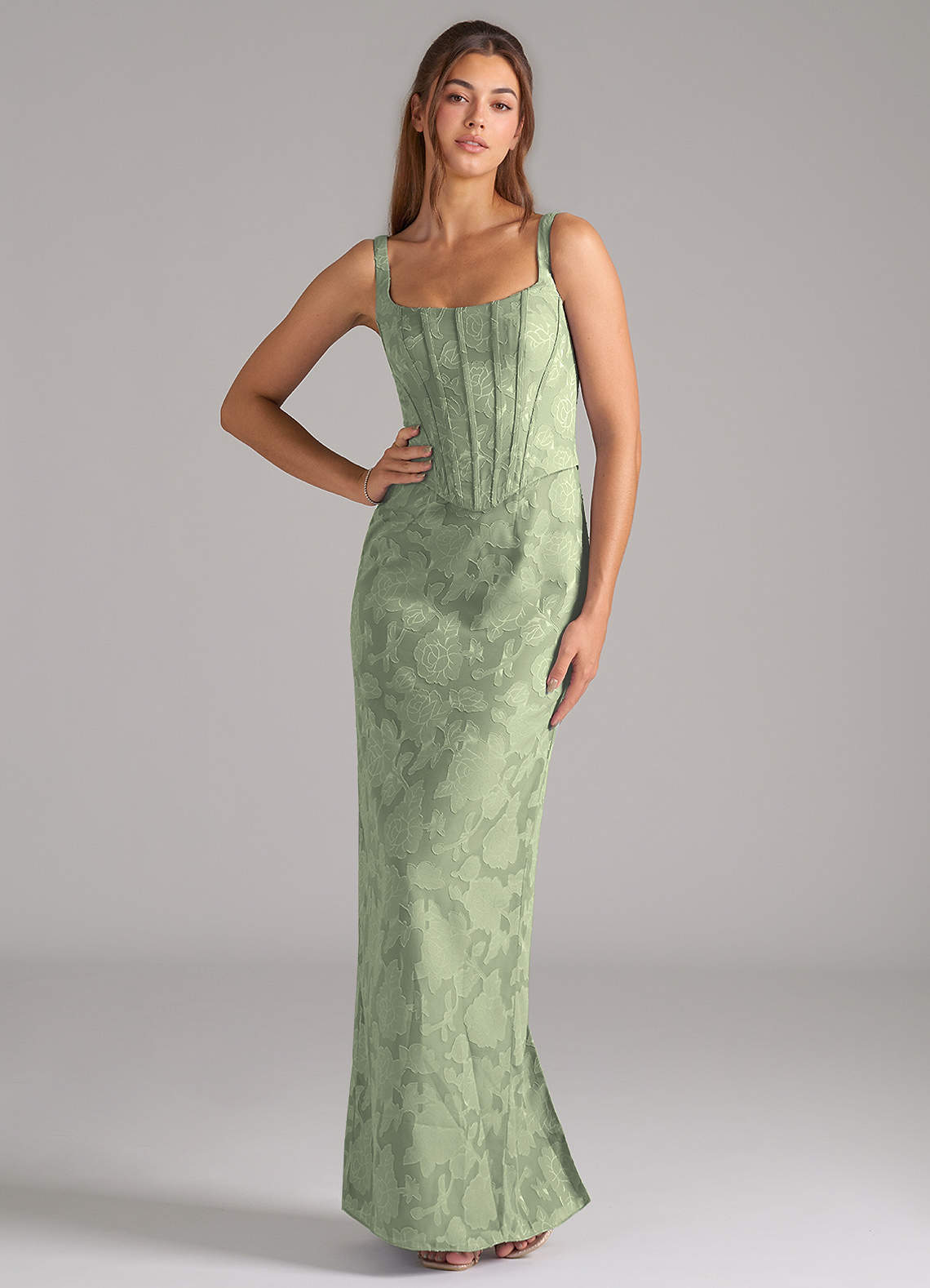 Azazie Kenna Vestidos de damas de honor Vestido de Agave de Devorado Floral de Corte Recto con Corte Lateral image1