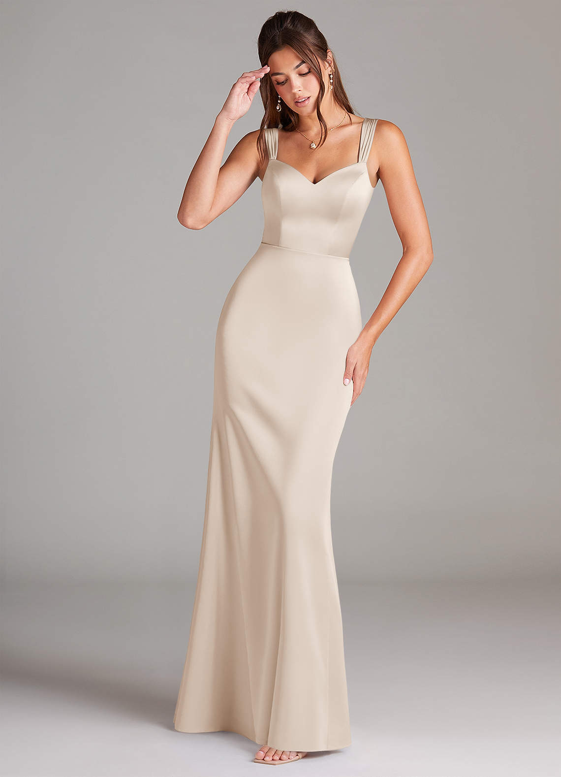 Azazie Denice Vestidos de damas de honor Vestido de Alabastro Blanco de Satén Elástico de Corte Recto con Plisado image1