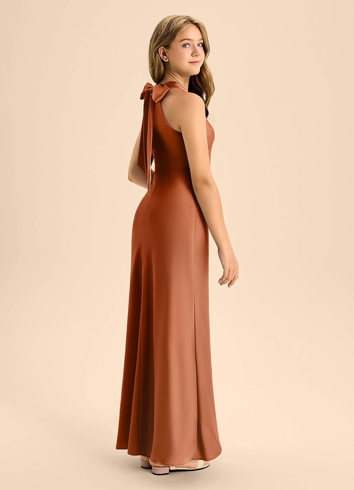 Azazie Doretta Junior Vestido Cobre de Cetim elástico de Linha A com Plissado image1