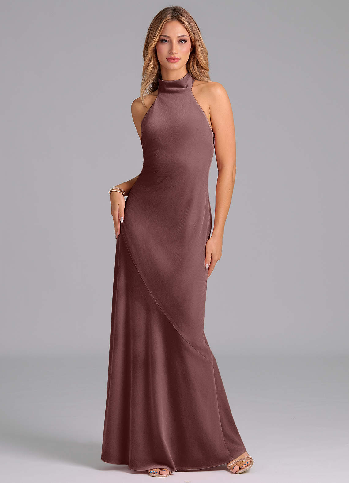 Azazie Velli Robes de demoiselle d'honneur Robe Sirène en velours Col Haut Expresso image1