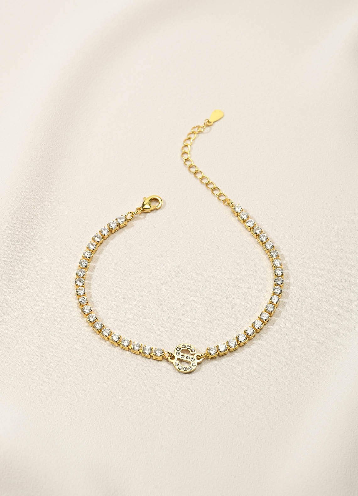 front Pulsera de tenis con inicial de diamantes de imitación brillantes