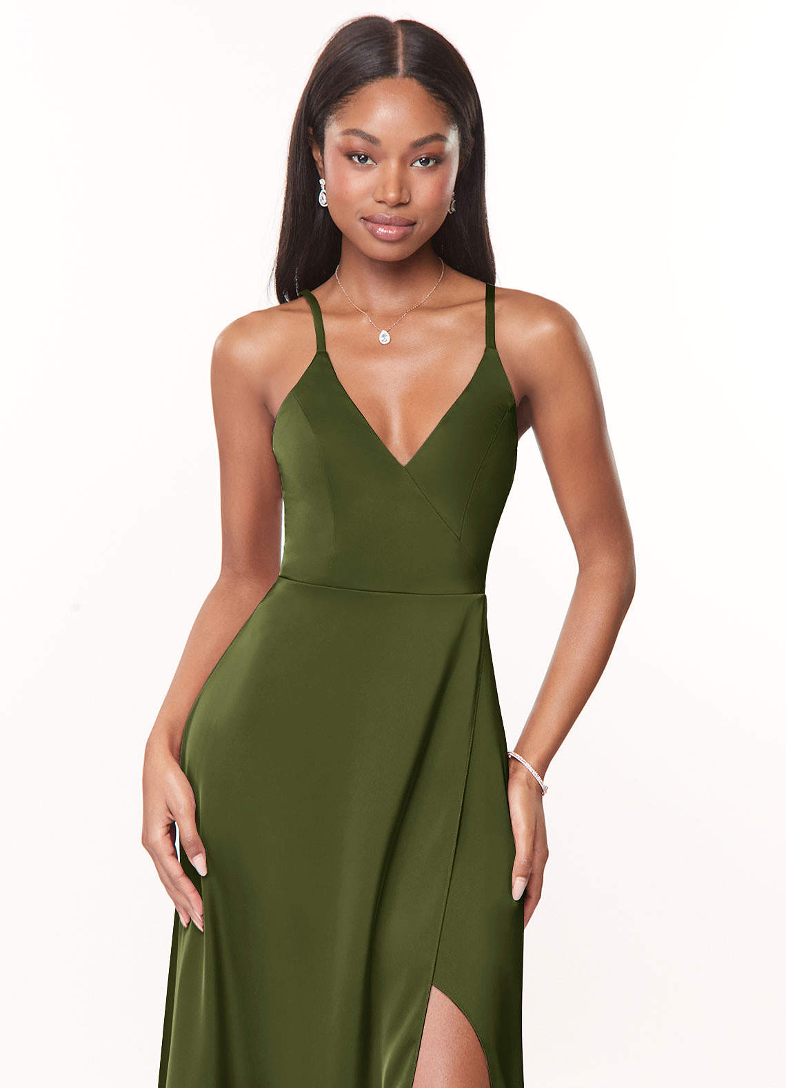 Azazie Maksim Essayer des robes à la maison Robe Trapèze en Satin extensible Col en V Agave image4