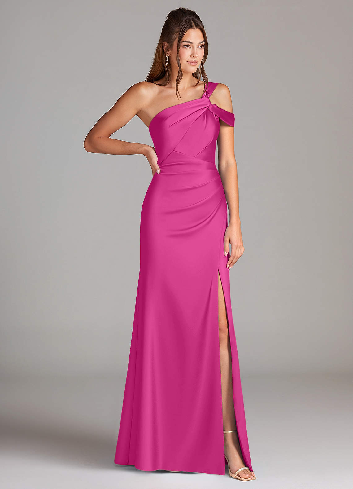 Azazie Wynter Vestidos de damas de honor Vestido de Fucsia de Satén Elástico de Corte Recto con Vestidos sin tirantes image2