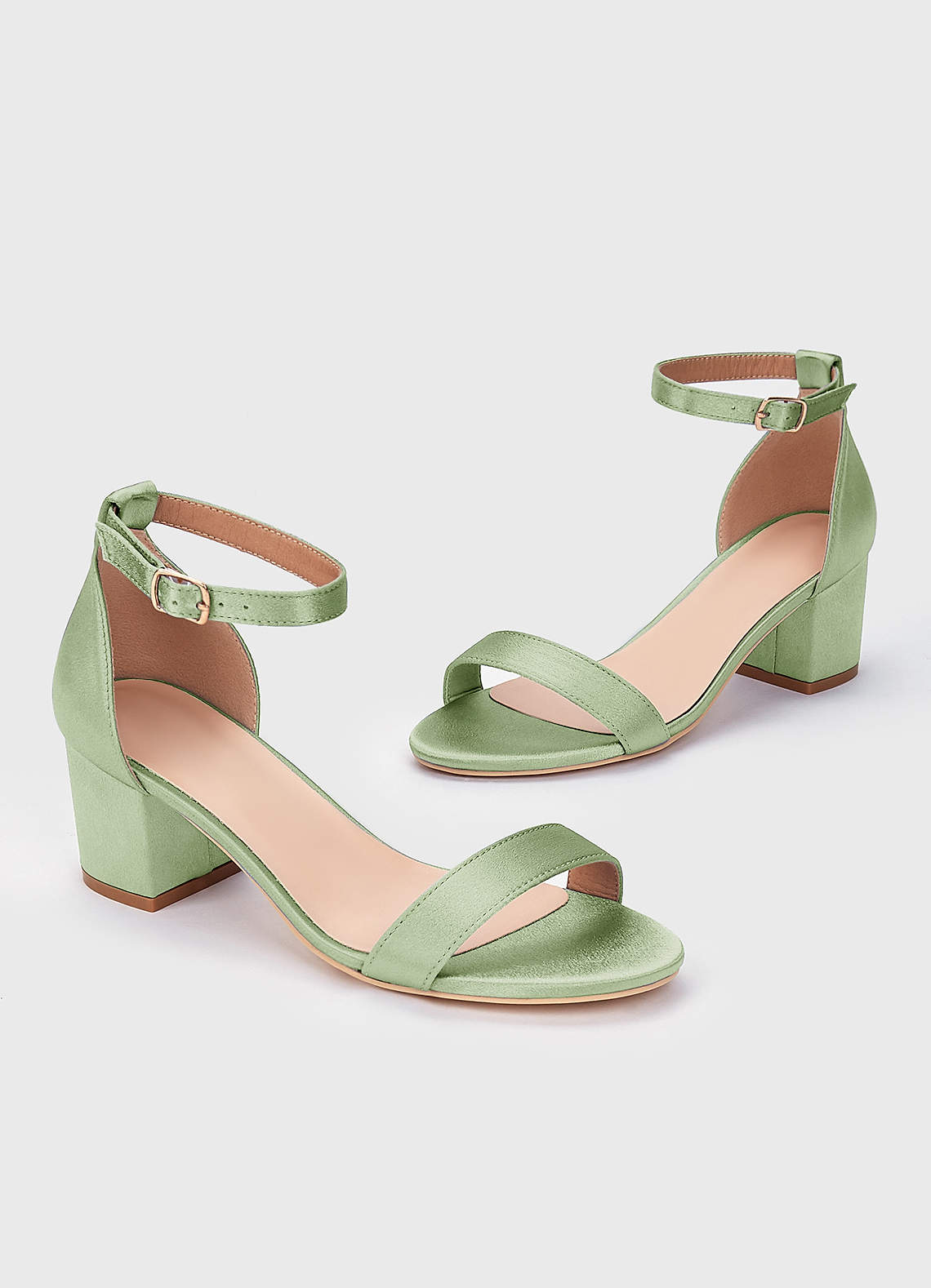 front Matching Color Metallic Satin Block Low Heel Sandals & Pleated Handbag Set