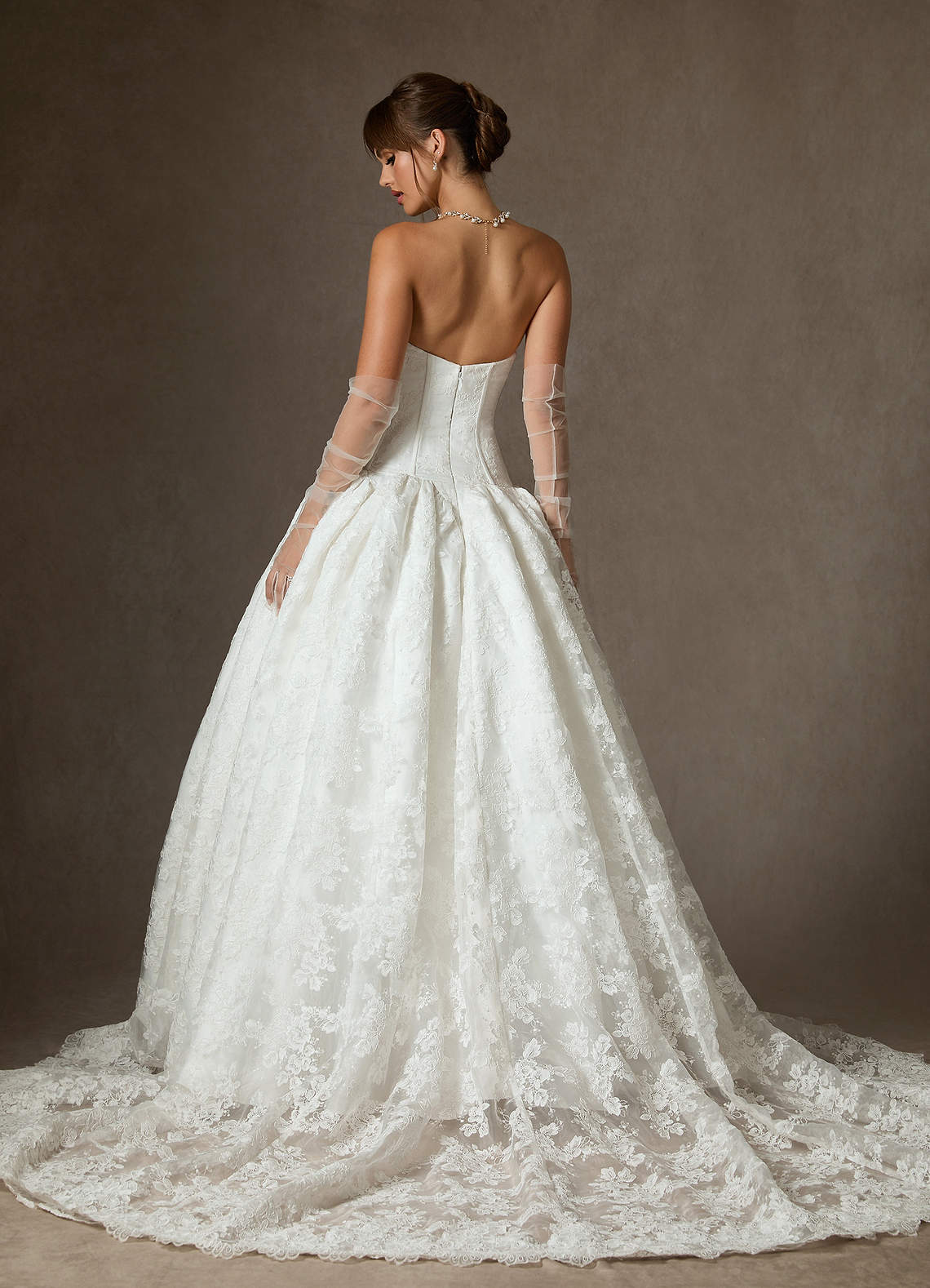 Azazie Giselle Robes de mariée Robe Princesse en Dentelle Sans bretelle Blanc De Diamant image1