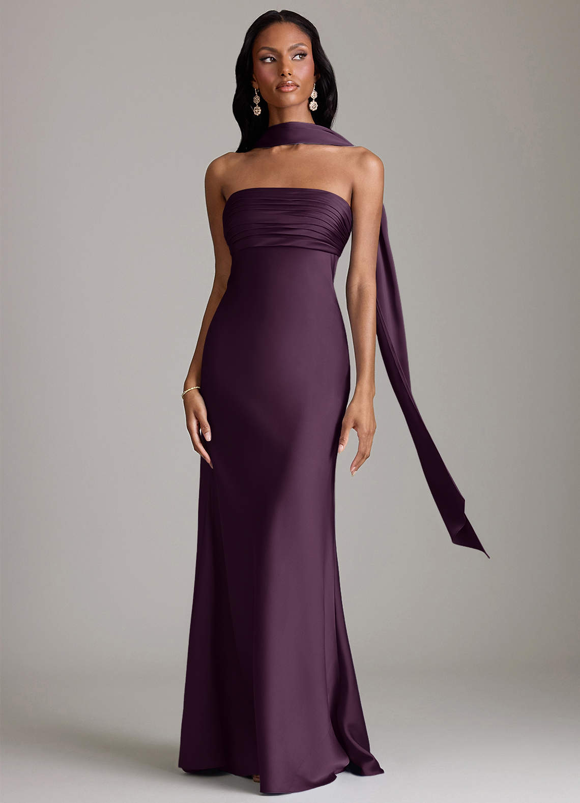 Azazie Saylor Vestidos de damas de honor Vestido de Ciruela de Satén Elástico de Corte Sirena con Sin tirantes image8