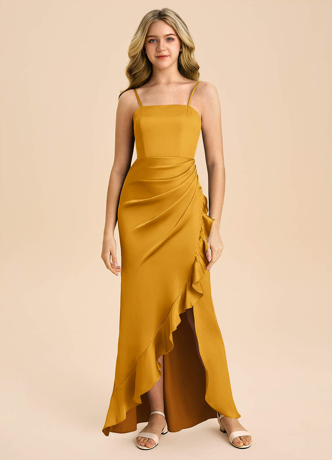 Azazie Buzzy Junior Robe Fourreau en Satin extensible Plissée Caramel écossais image2