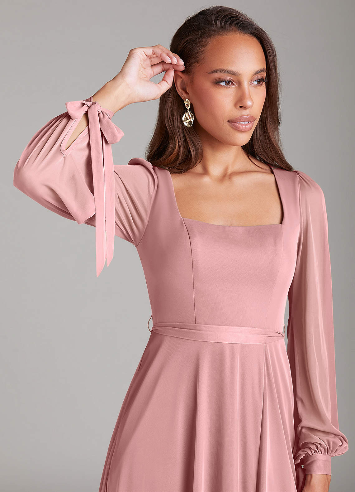 Azazie Leonia Venta Final Vestido de Black de Malla de Corte en A con Manga larga image4