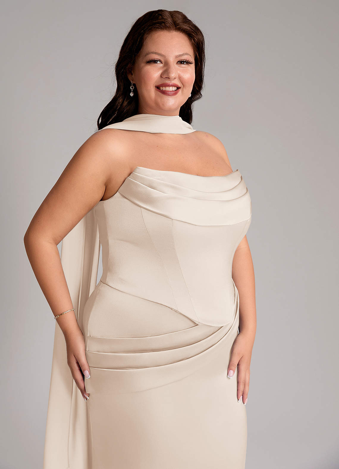 Azazie Sorrel Brautjungfernkleider Wandelbar Meerjungfrau-Linie Schulterfrei Stretch-Satin Kleid Alabaster Weiß image10