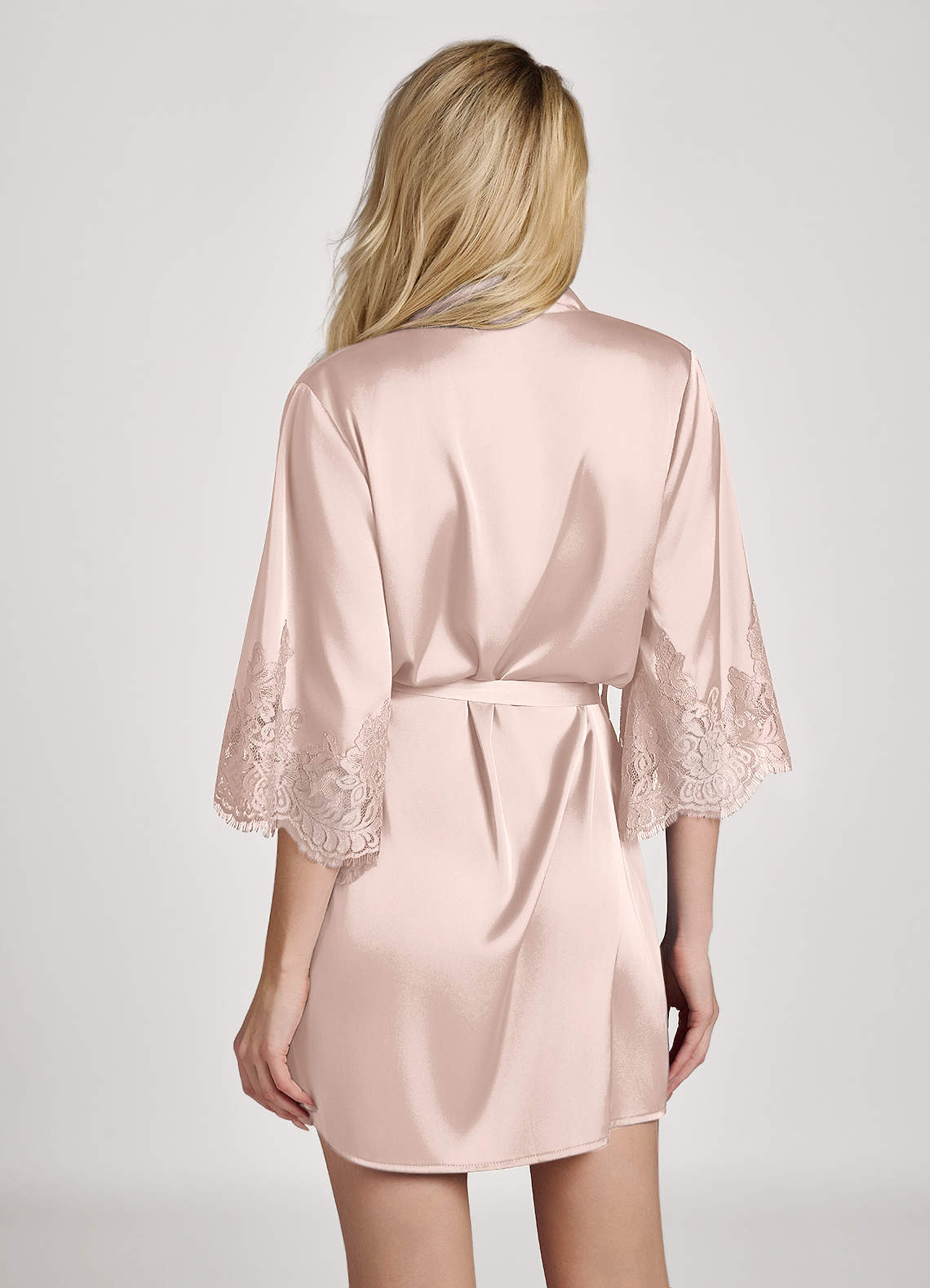 front Robe com mangas com acabamento em renda de cetim