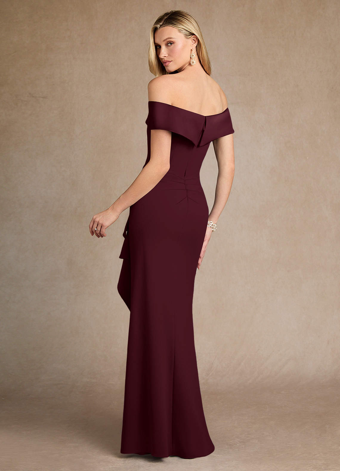 Azazie Laredo Moeder van de bruid jurken Zeemeermin Jurk van Stretch crêpe Off the Shoulder Cabernet image2