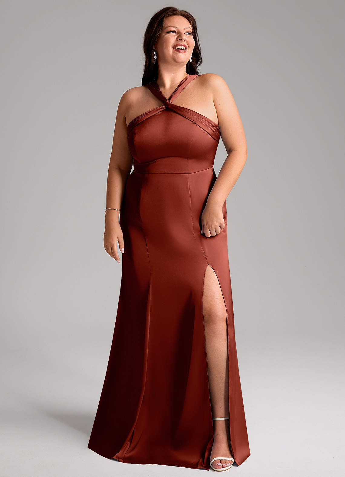 Azazie Rue Vestidos de damas de honor Vestido de Terracota de Satén Elástico de Corte Sirena con Plisado image10