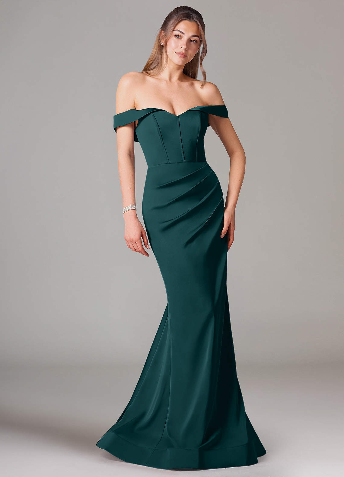 Azazie Everly Vestidos de damas de honor Vestido de Pino de Satén Elástico de Corte Sirena Convertible con Vestidos sin tirantes image1