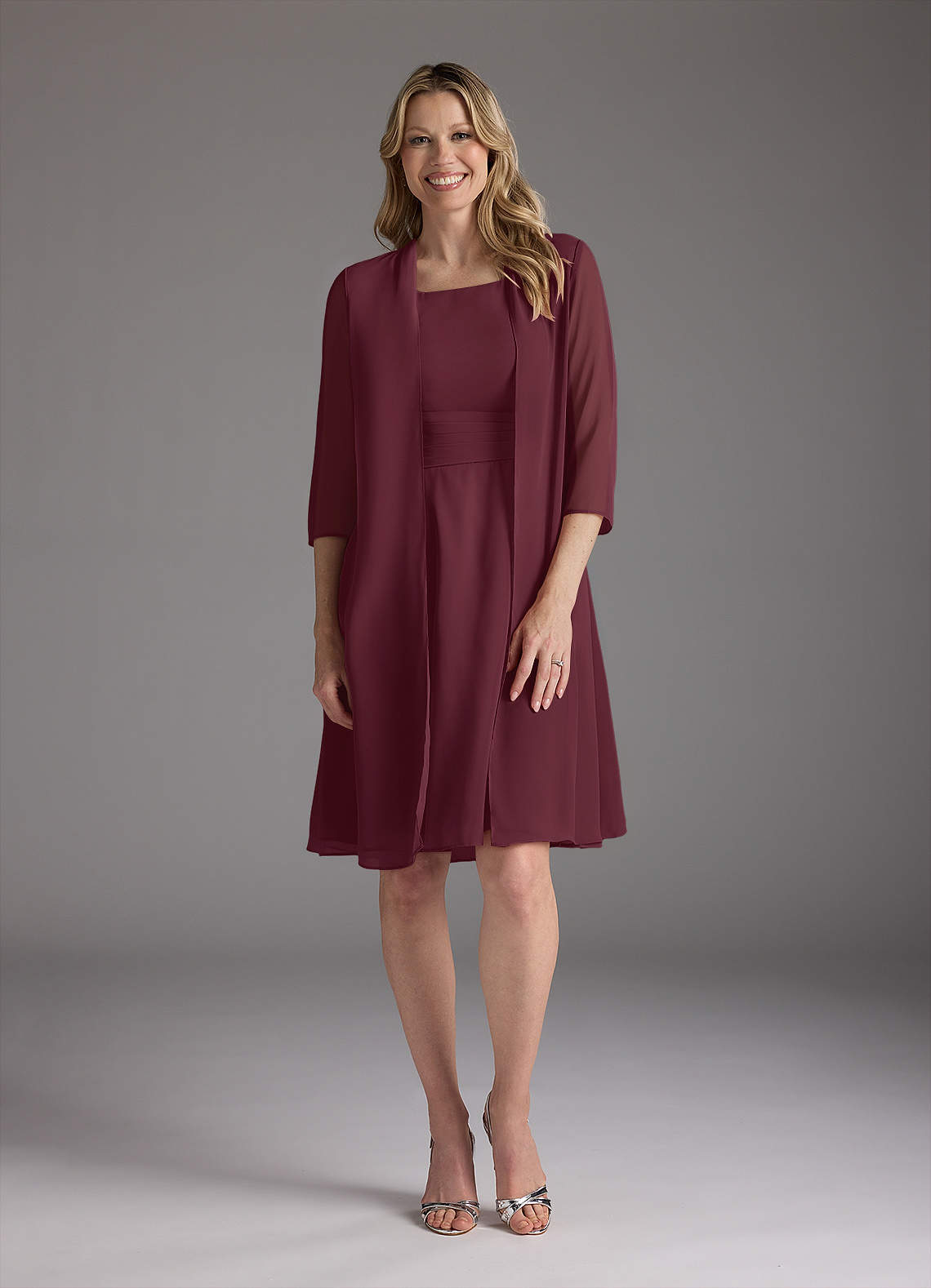 Azazie Shirley Mère de la mariée Robes Robe Trapèze en Mousseline de soie Plissé Scoop Cabernet image1