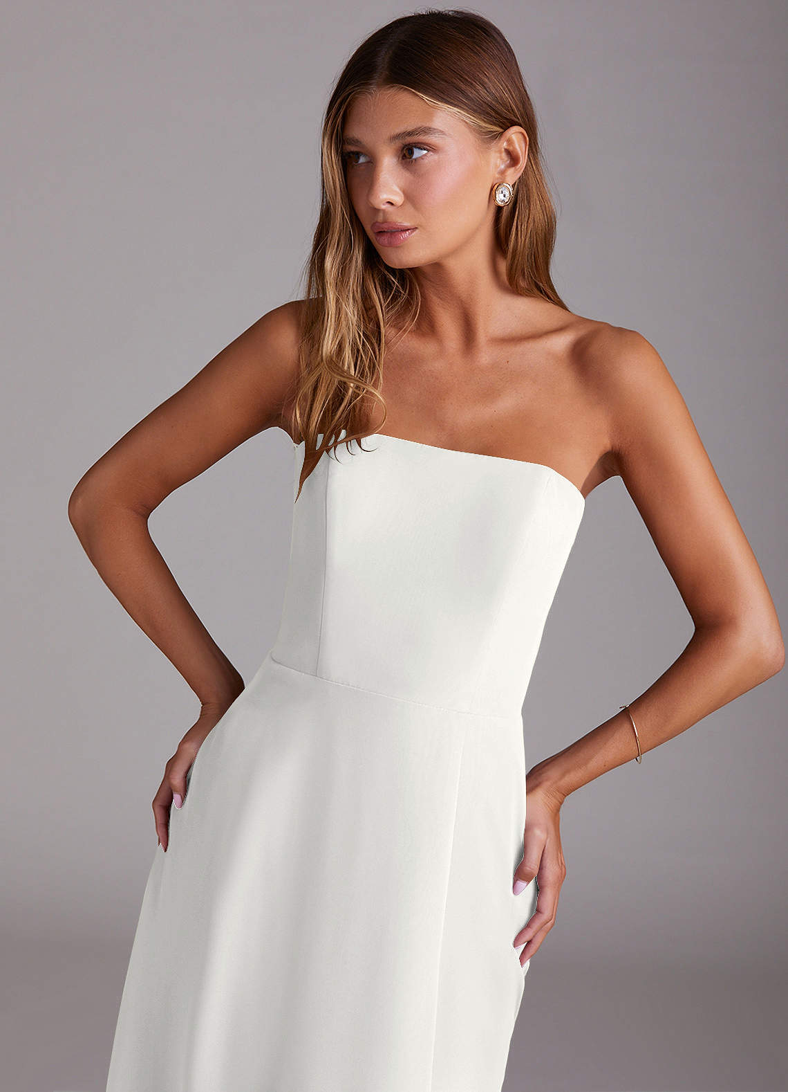 Azazie Wren Vestidos de damas de honor Vestido de Blanco de Gasa de Corte en A Convertible con Corte Lateral image1