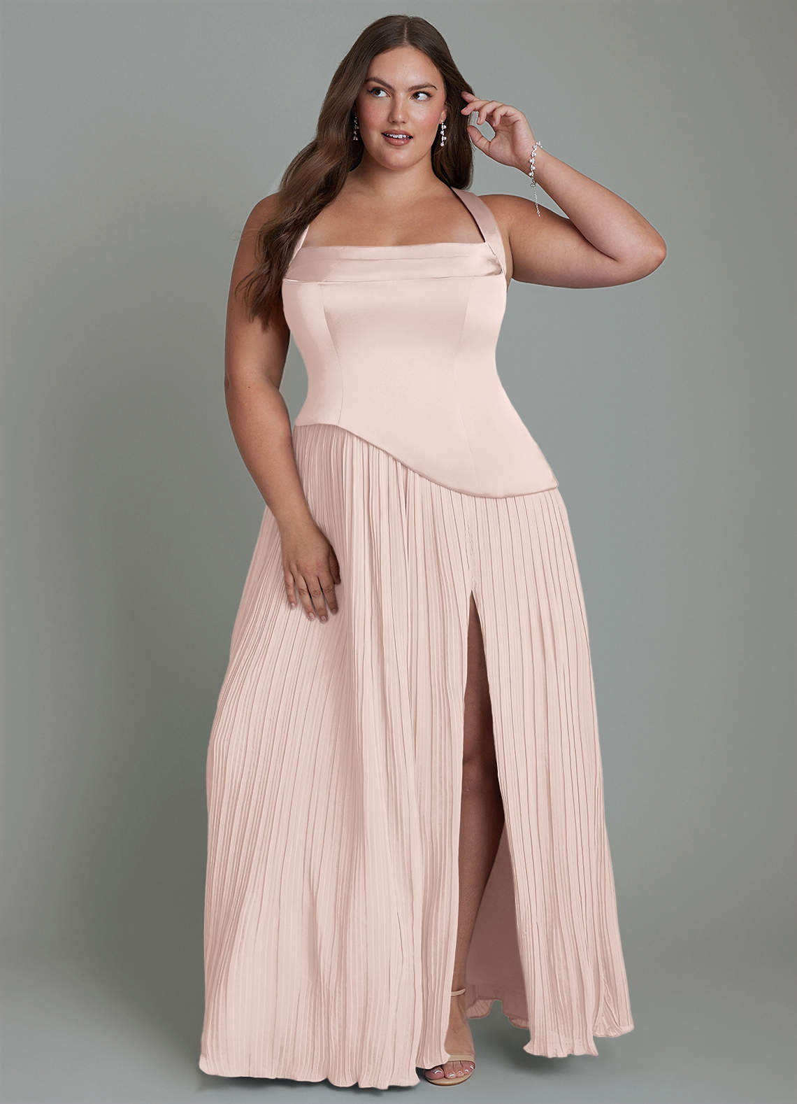 Azazie Stephanie Vestidos de damas de honor Vestido Rosa Rubor de Satén Elástico de Línea A con Plisado image1