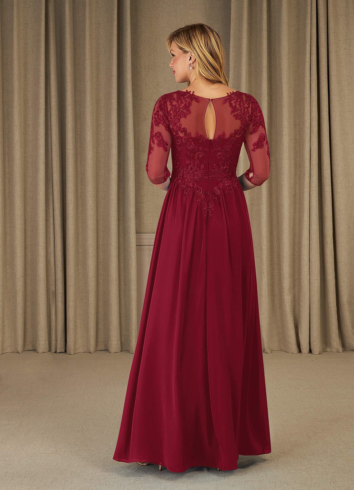 Azazie Mirielle vestidos de madre de la novia Vestido de Borgoña de Gasa de Corte En A con Encaje Scoop image1
