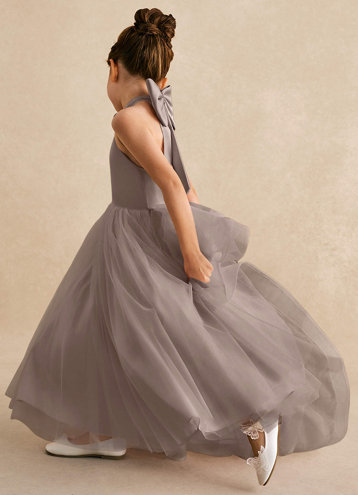 Azazie Bev vestidos de niña de las flores Vestido de Gris Pardo de Tul de Corte En A con Convertible image6