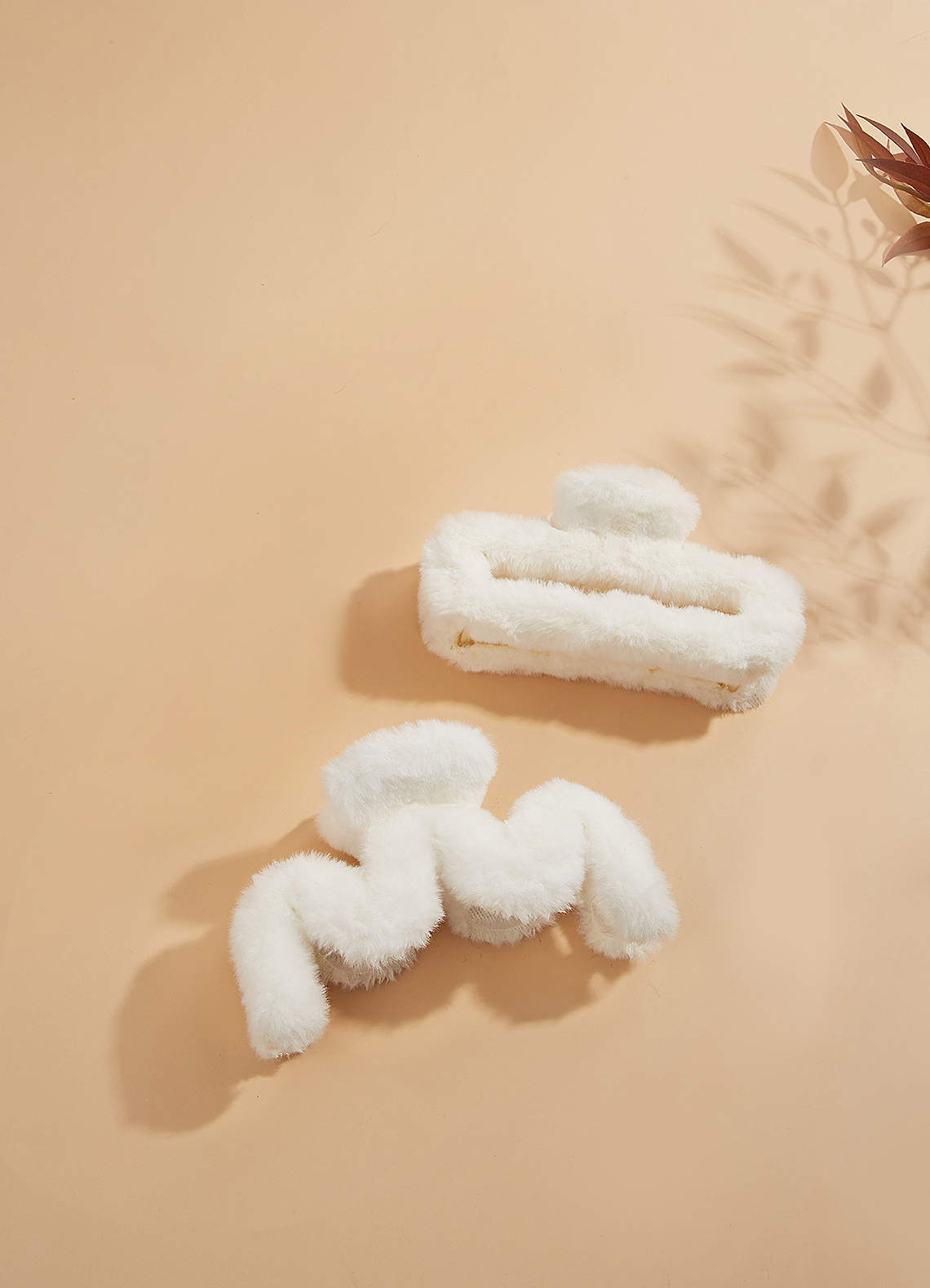 front Geometry Faux Fur Claw Clip Set