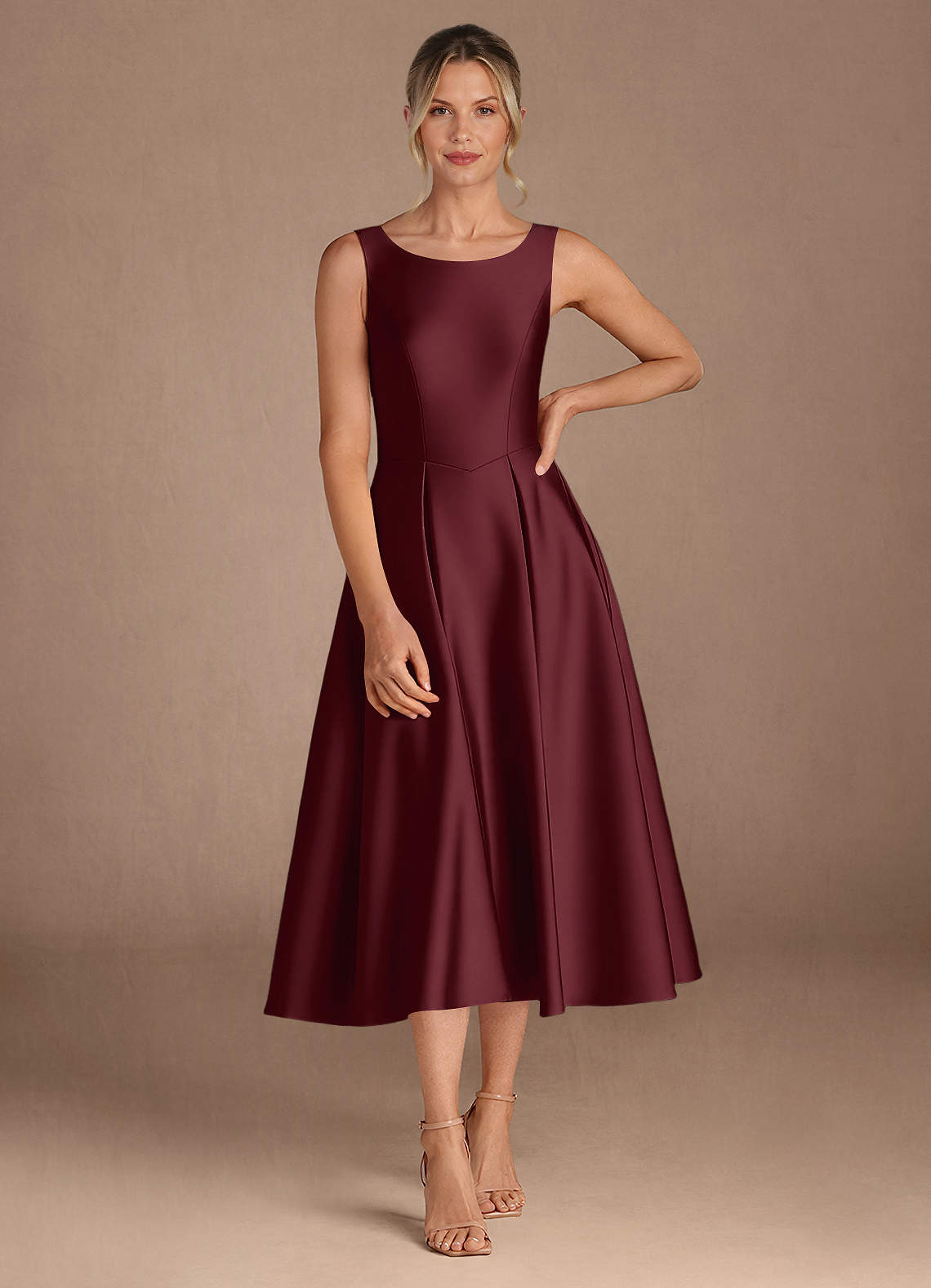 Azazie Fulton Abiti per la Madre della Sposa Abito A-Line in Raso Elasticizzato Plissettato Cabernet image3