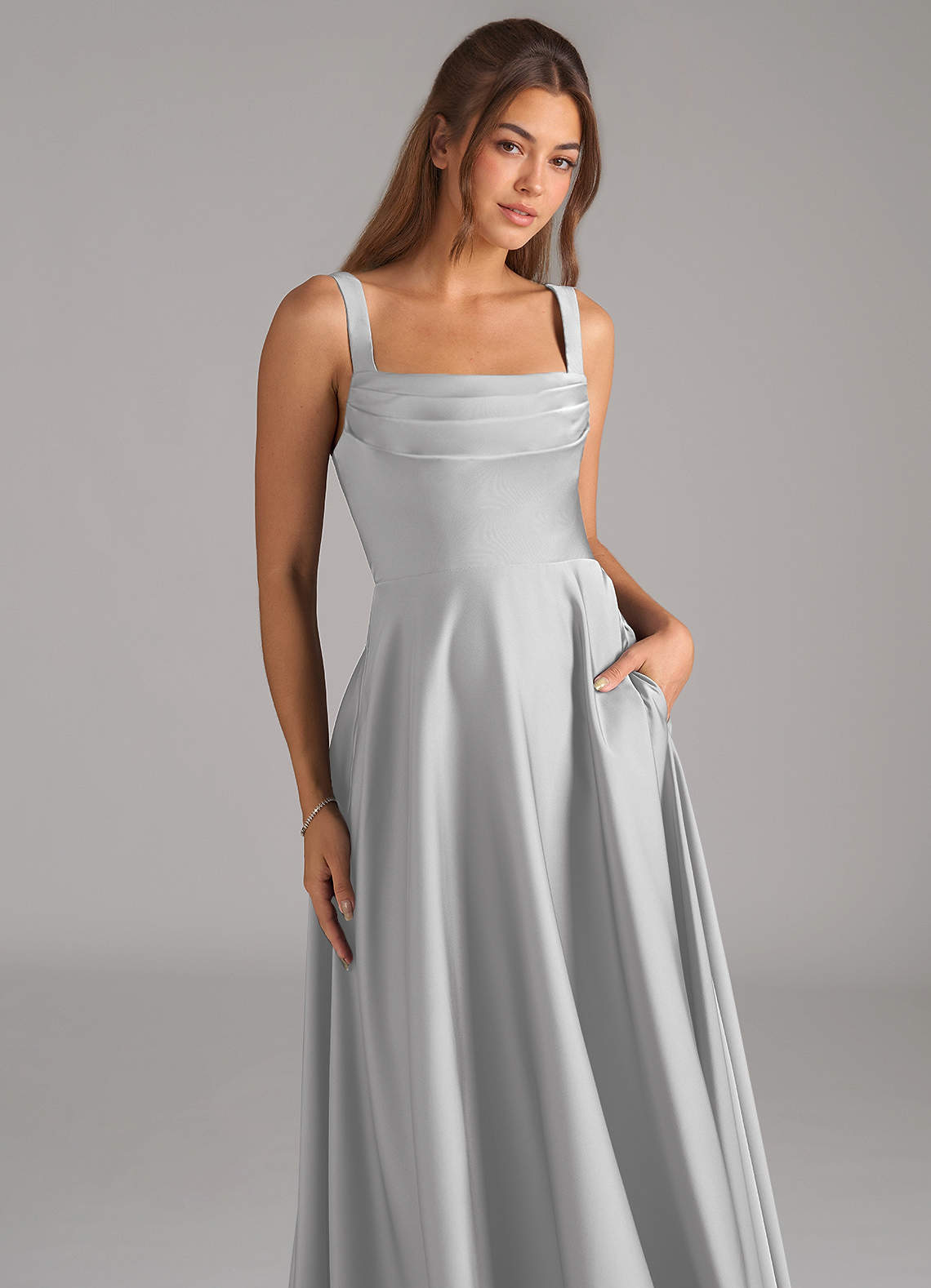 Azazie Shaude Brudepigekjoler En streg Plisseret Stræk satin Gulv-længde Kjole image1