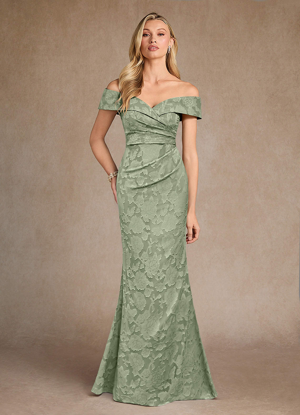 Azazie Canton vestidos de madre de la novia Vestido de Salvia Polvorienta de Devorado Floral de Sirena con Vestidos sin tirantes image1