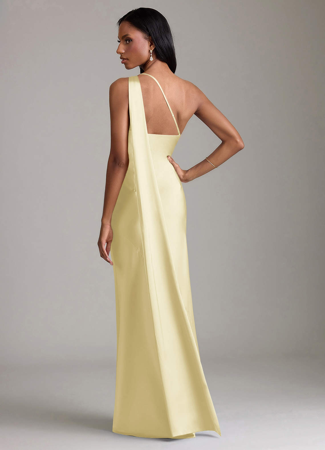 Azazie Juniper Vestidos de damas de honor Vestido de Sorbete De Limón de Satén Elástico de Corte Sirena con Hombro unilateral image5