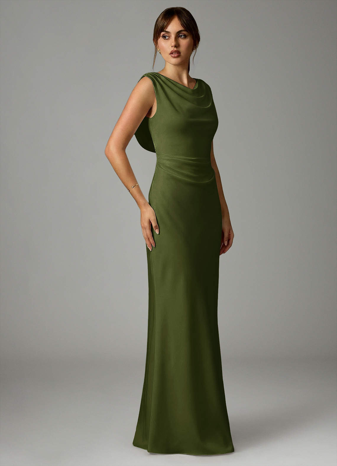 Azazie Kieryn Robes de demoiselle d'honneur Robe Sirène en Satin extensible Plissée Olive image3