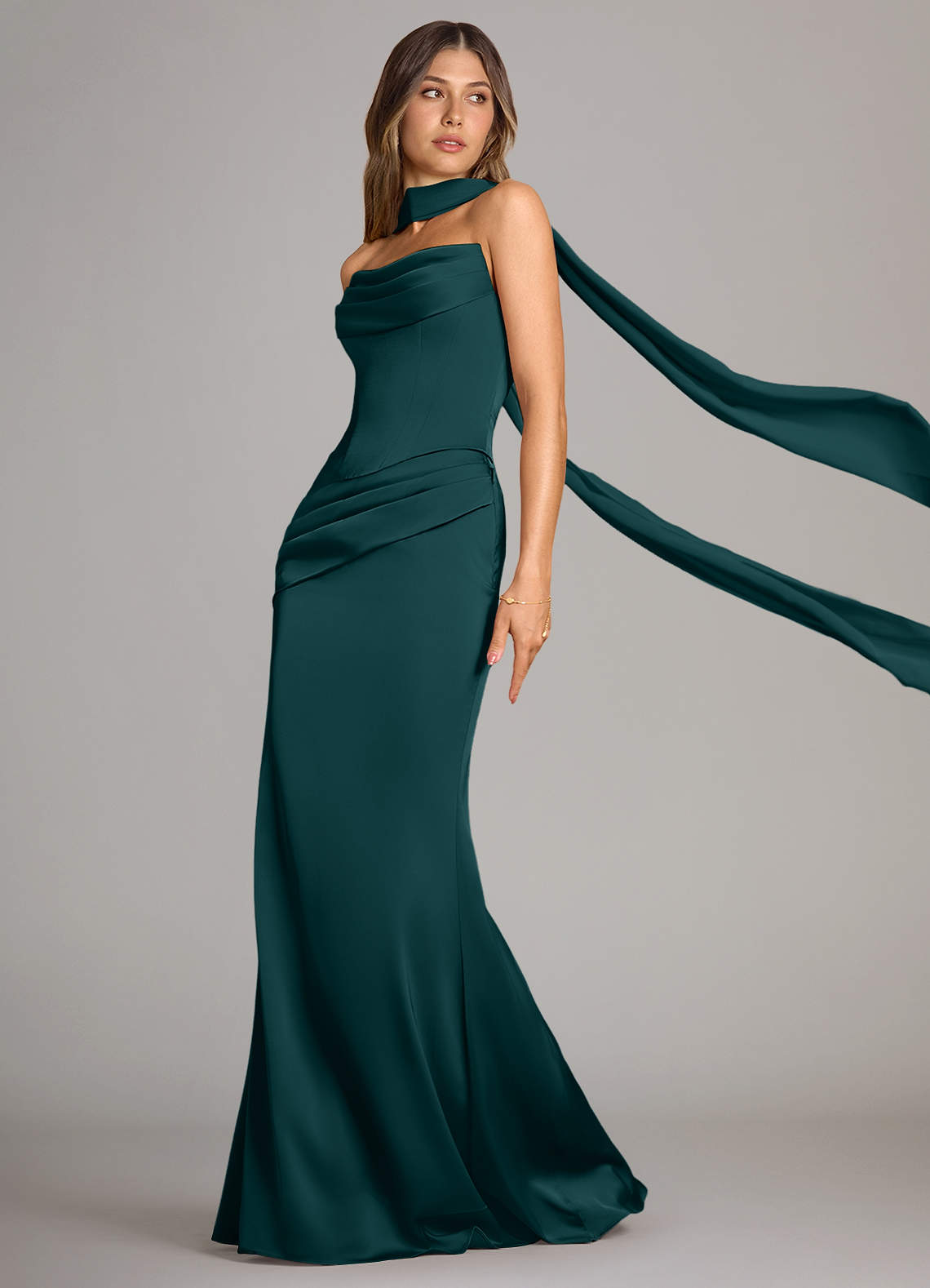 Azazie Sorrel Vestidos de damas de honor Vestido de Pino de Satén Elástico de Corte Sirena Convertible con Sin tirantes image3