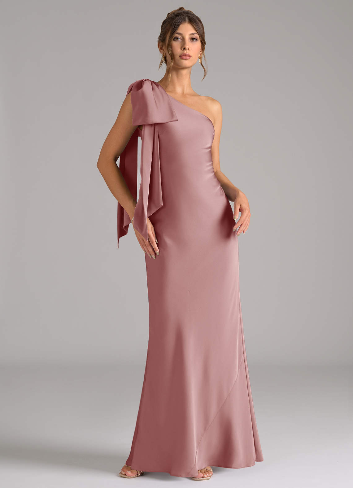 Azazie Capri Vestidos de damas de honor Vestido de Rosa Polvorienta de Satén Elástico de Corte Sirena con Hombro unilateral image1
