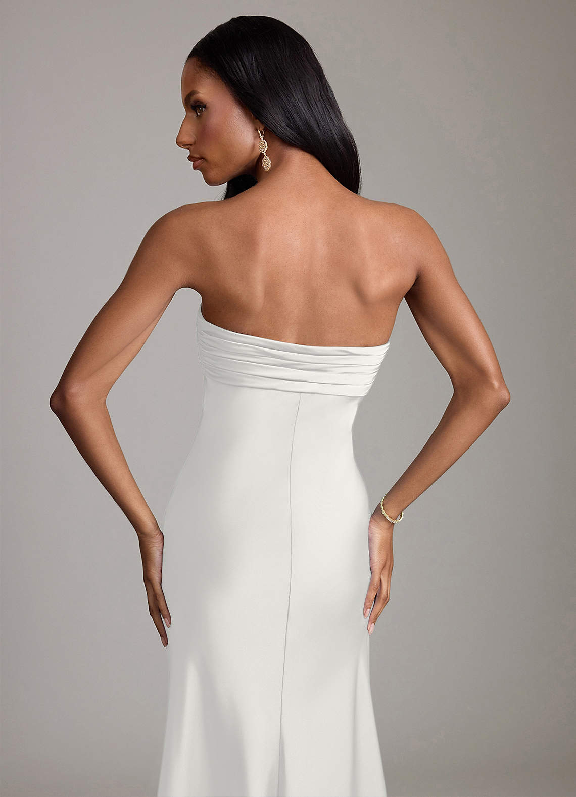 Azazie Saylor Brudtärnklänningar Klä av Sjöjungfru i Stretch Satin Axelbandslös Vit image5